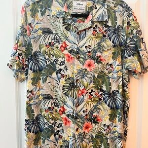 Tommy Bahama Mens Jungle Jubilee Mickey & Minnie Mouse Tropical-Print Camp Shirt